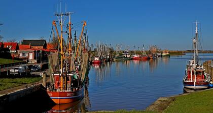 to Hus, holiday home in Greetsiel
