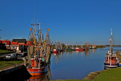 to Hus, holiday home in Greetsiel
