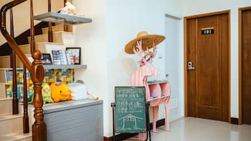 Una televisión de pantalla plana