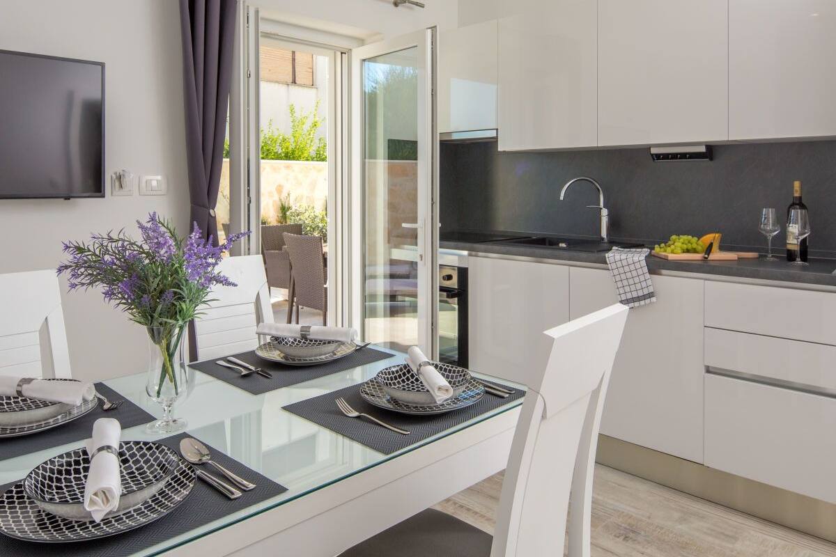 Apartment (#1) | In-room dining