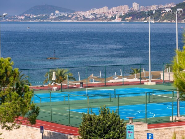 Tennis court