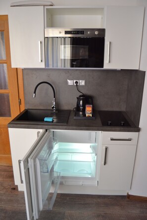 Studio Sénior (2) | Mini-réfrigérateur