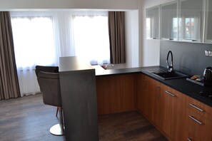 Exclusive Suite (2) | Private kitchen | Fridge, microwave, stovetop, coffee/tea maker