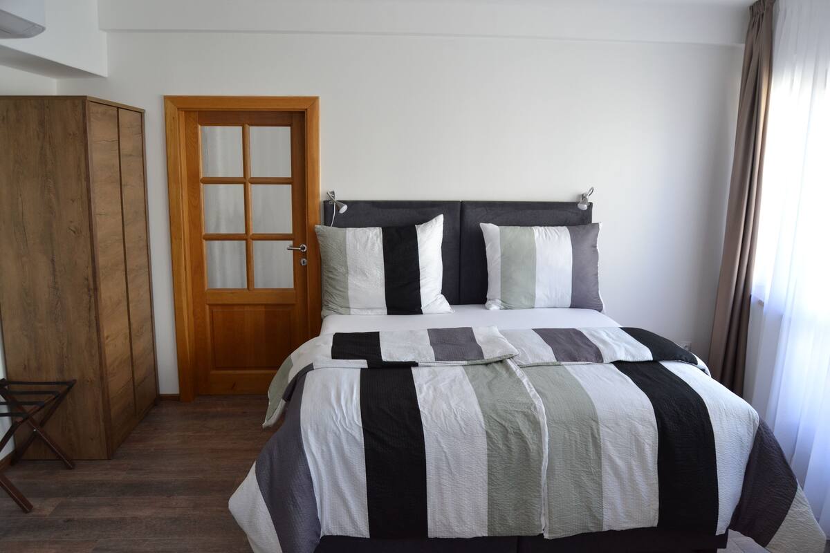 Senior Suite (4)