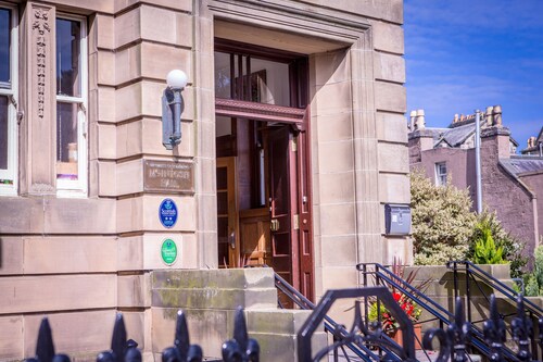 McIntosh Hall - Campus Accommodation