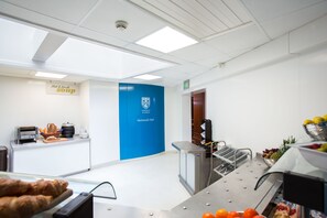 Free daily full breakfast - McIntosh Hall - Campus Accommodation (St. Andrews)