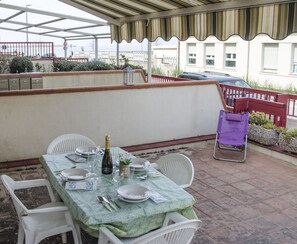 Apartamento, 2 habitaciones | Terraza o patio