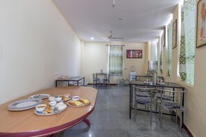 Dining - FabHotel Royal Plaza (Hyderabad)