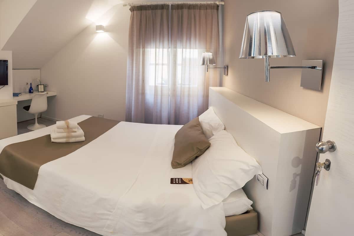 Deluxe Double Room (Vega)