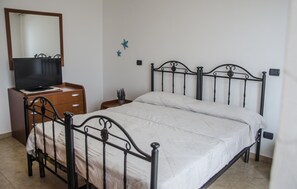 Iron/ironing board, cots/infant beds, WiFi - Casa Seppia (Alghero)