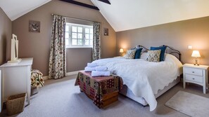 7 bedrooms, iron/ironing board, travel cot, free WiFi