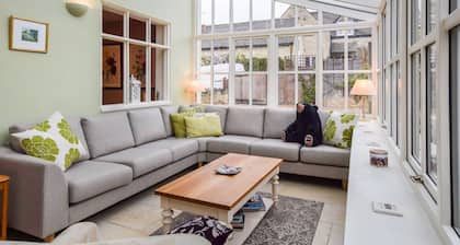 Barebones Farm, Winchcombe, Cotswolds - peut accueillir 14 personnes dans 7 chambres