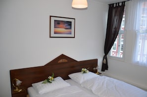 Economy Double Room | Free cots/infant beds, free WiFi, bed sheets