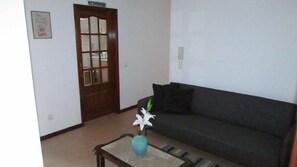 TV - Curral Das Freiras Apartamentos- 2 people (Madeira)
