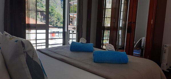 1 chambre, fer et planche à repasser, Wi-Fi gratuit, draps fournis