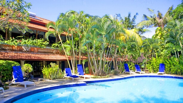Unclassified image, 1 of 52, button - Un's Hotel (Kuta)
