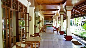 Unclassified image, 2 of 52, button - Un's Hotel (Kuta)