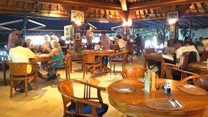 Unclassified image, 4 of 52, button - Un's Hotel (Kuta)