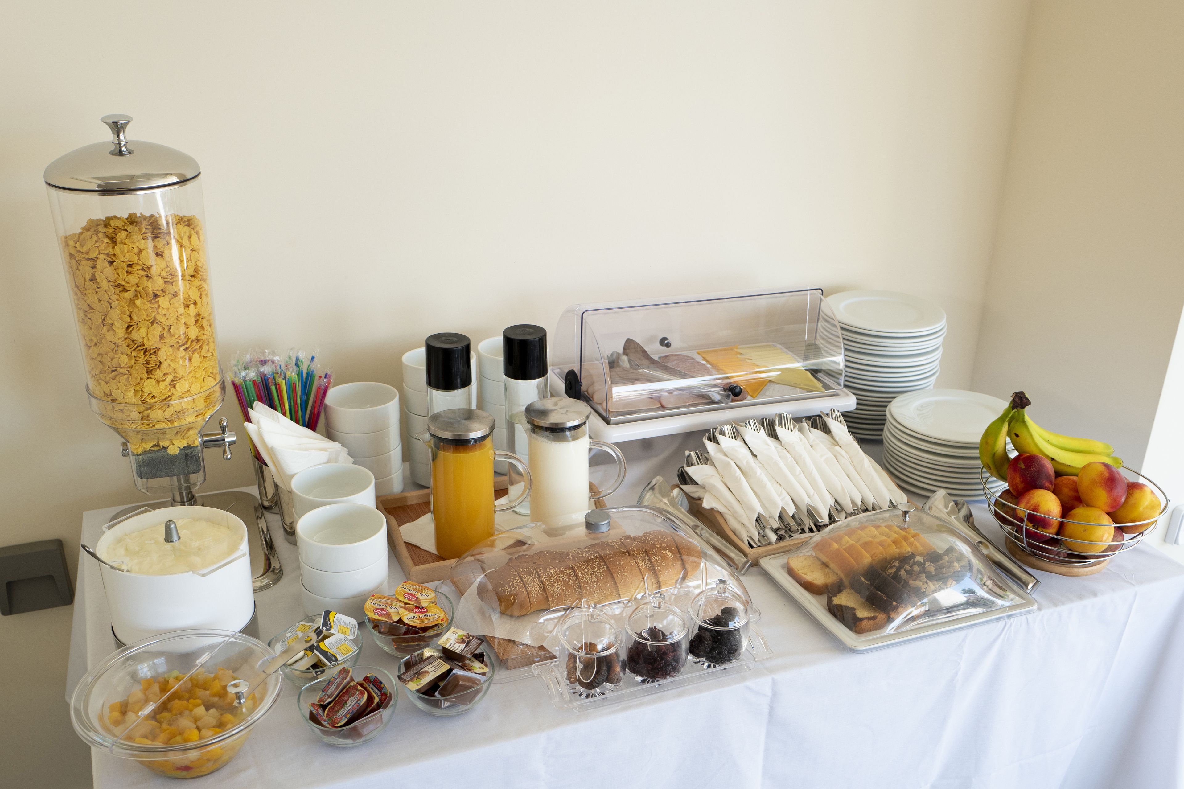 Desayuno completo (EUR 15 por persona) 