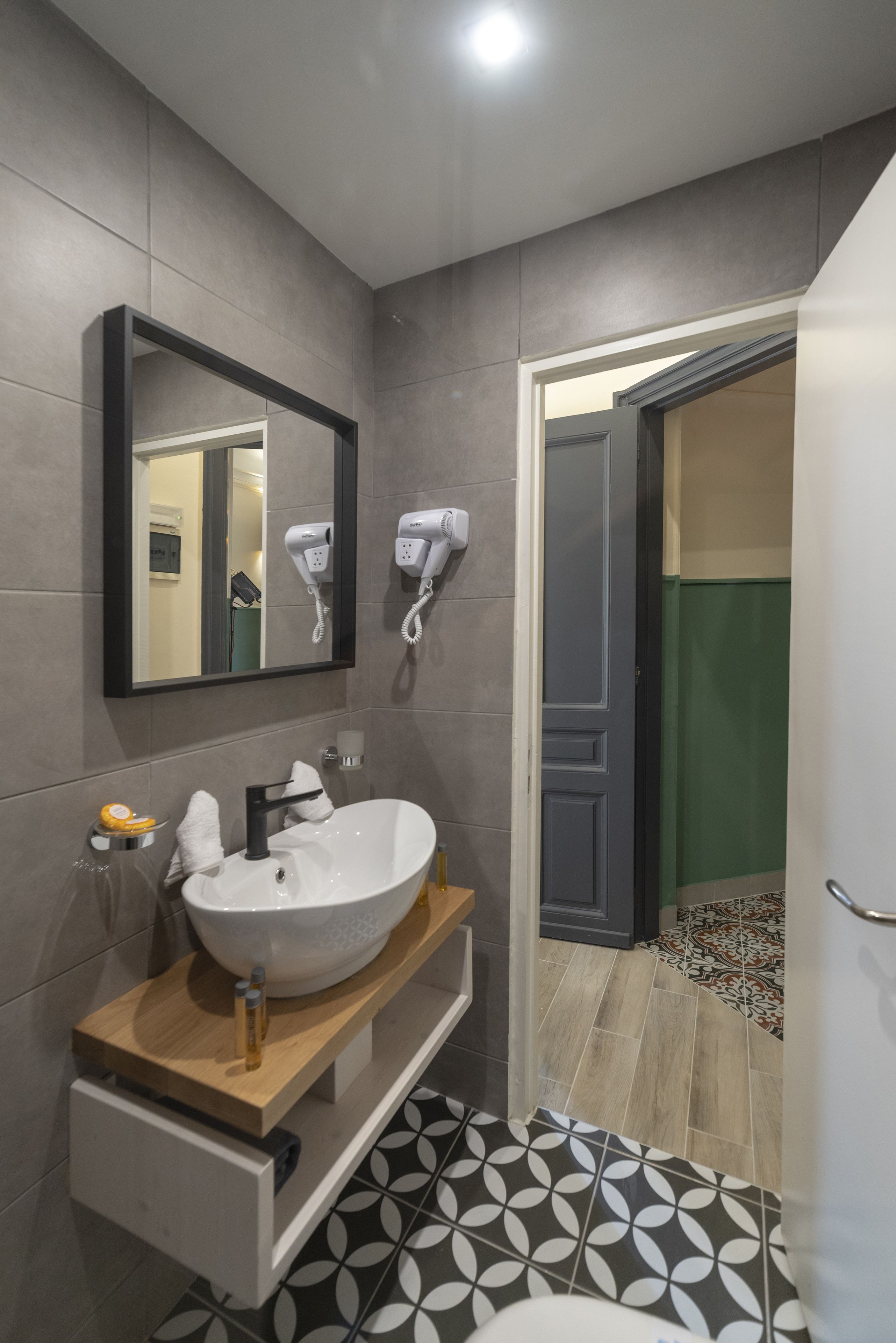 market twin room with balcony | bathroom | shower, designer toiletries, hair dryer, bathrobes