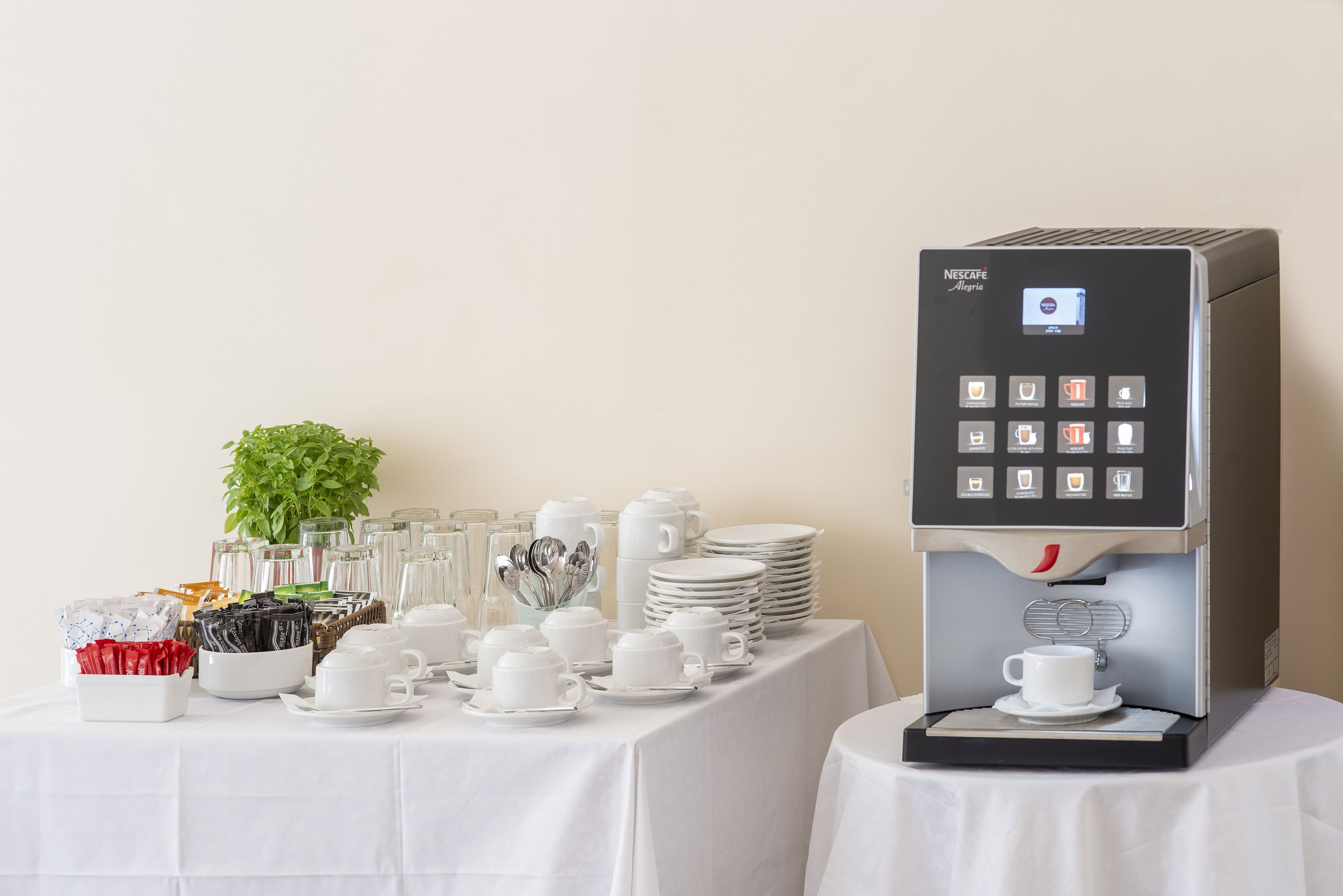 daily full breakfast (eur 15 per person)