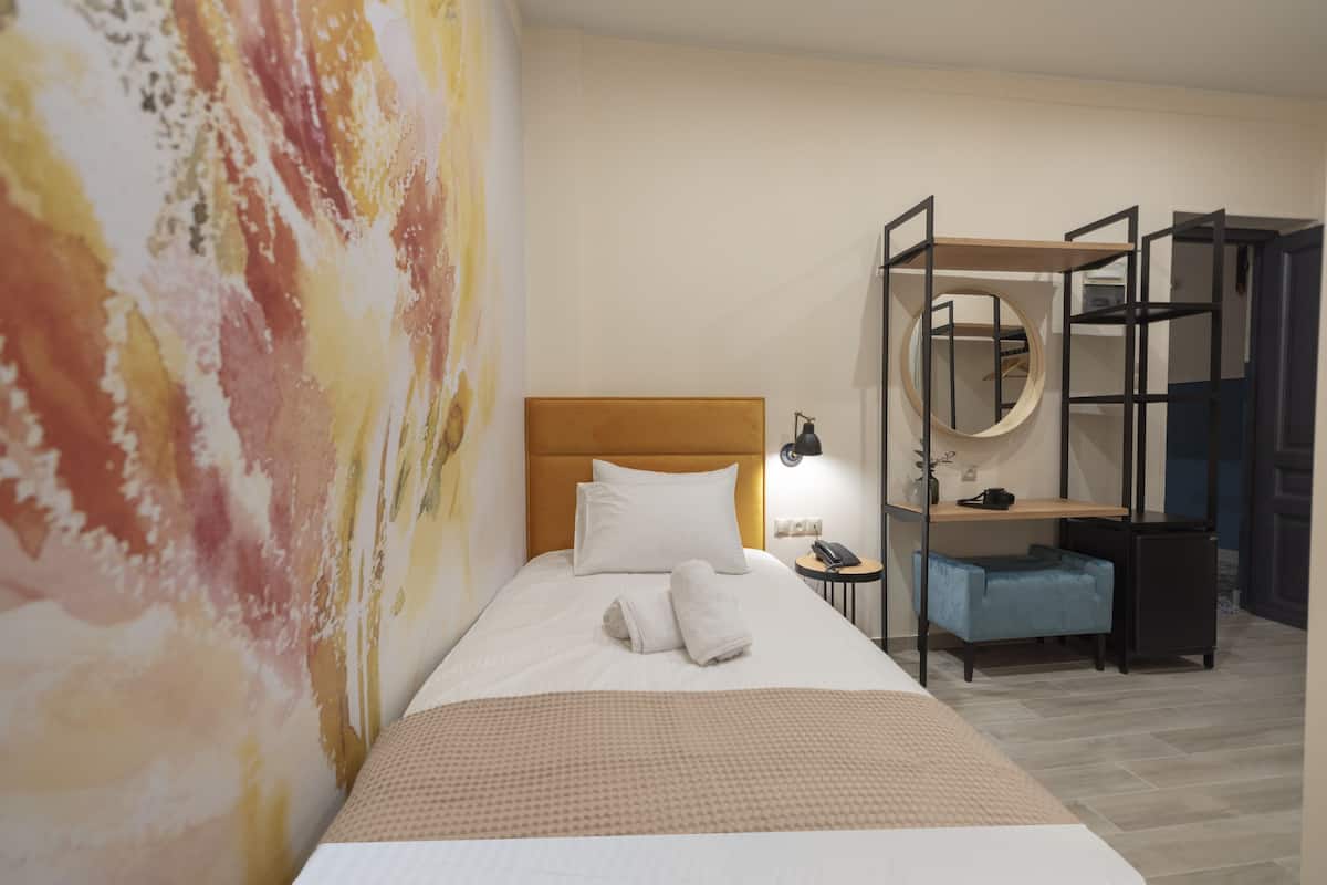 Canvas Twin Room | 1 bedroom, minibar, in-room safe, desk