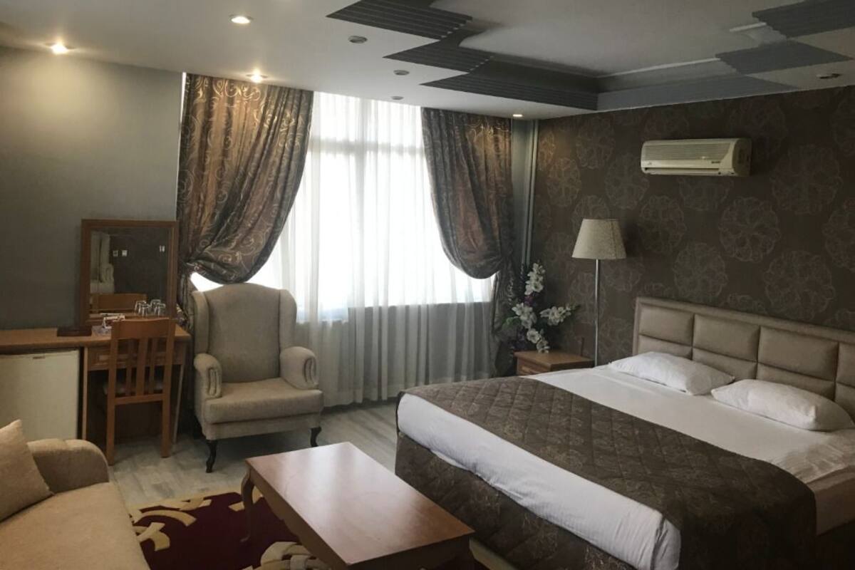 1 bedroom, in-room safe, desk, free WiFi