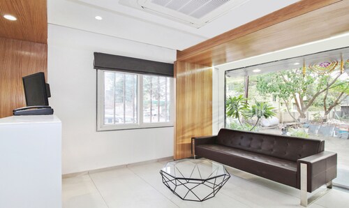 Treebo City Inn, Satara