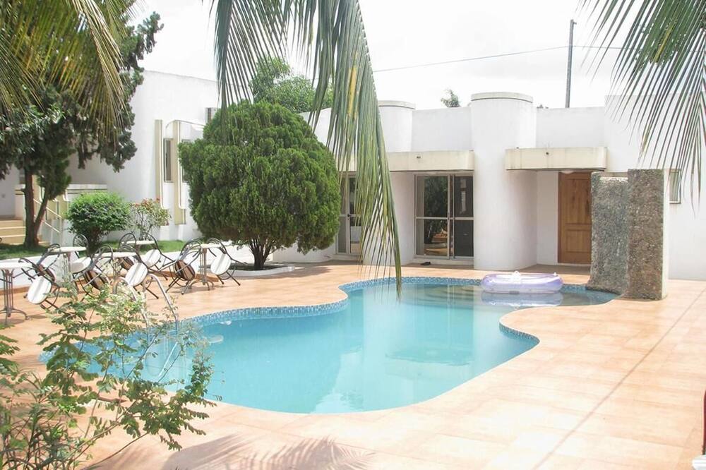 Luxury West Hotel