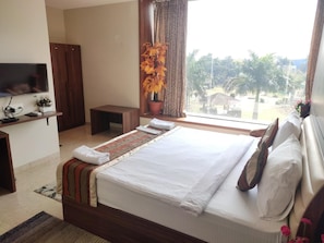 Premium bedding, individually furnished, desk, laptop workspace