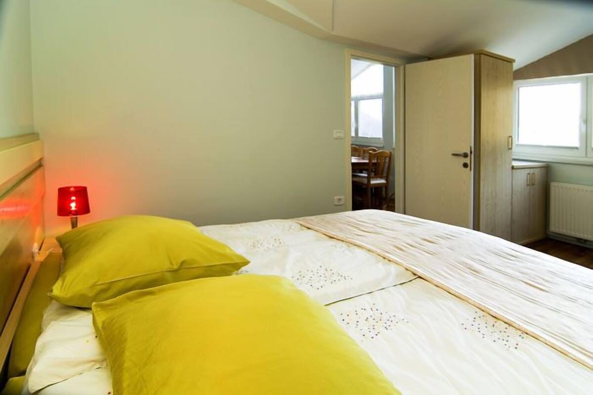 Apartment Smarnica | 1 غرفة نوم ومكتب وبديكورات فريدة لكل غرفة وطراز فريد لكل وحدة