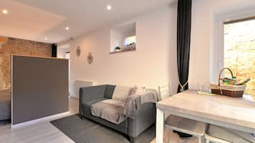 Comfort Studio, Private Bathroom, Garden View (Le Cocon des Capucines ) | Lounge