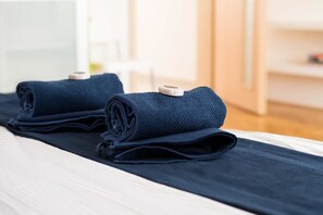 Desk, free WiFi, bed sheets - BVV Apartments (Brno)