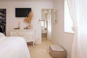 2 bedrooms, iron/ironing board, WiFi, wheelchair access - Santoneige is a spacious (150 m2) newly built holiday home in 2018 (Les Farges)