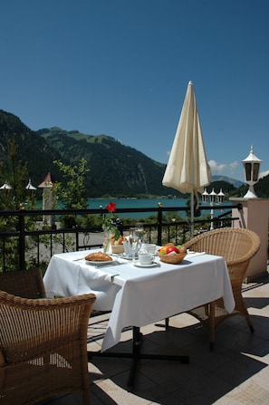 Terrace/patio - Romantik Resort & SPA - Der Laterndl Hof (Nesselwaengle)