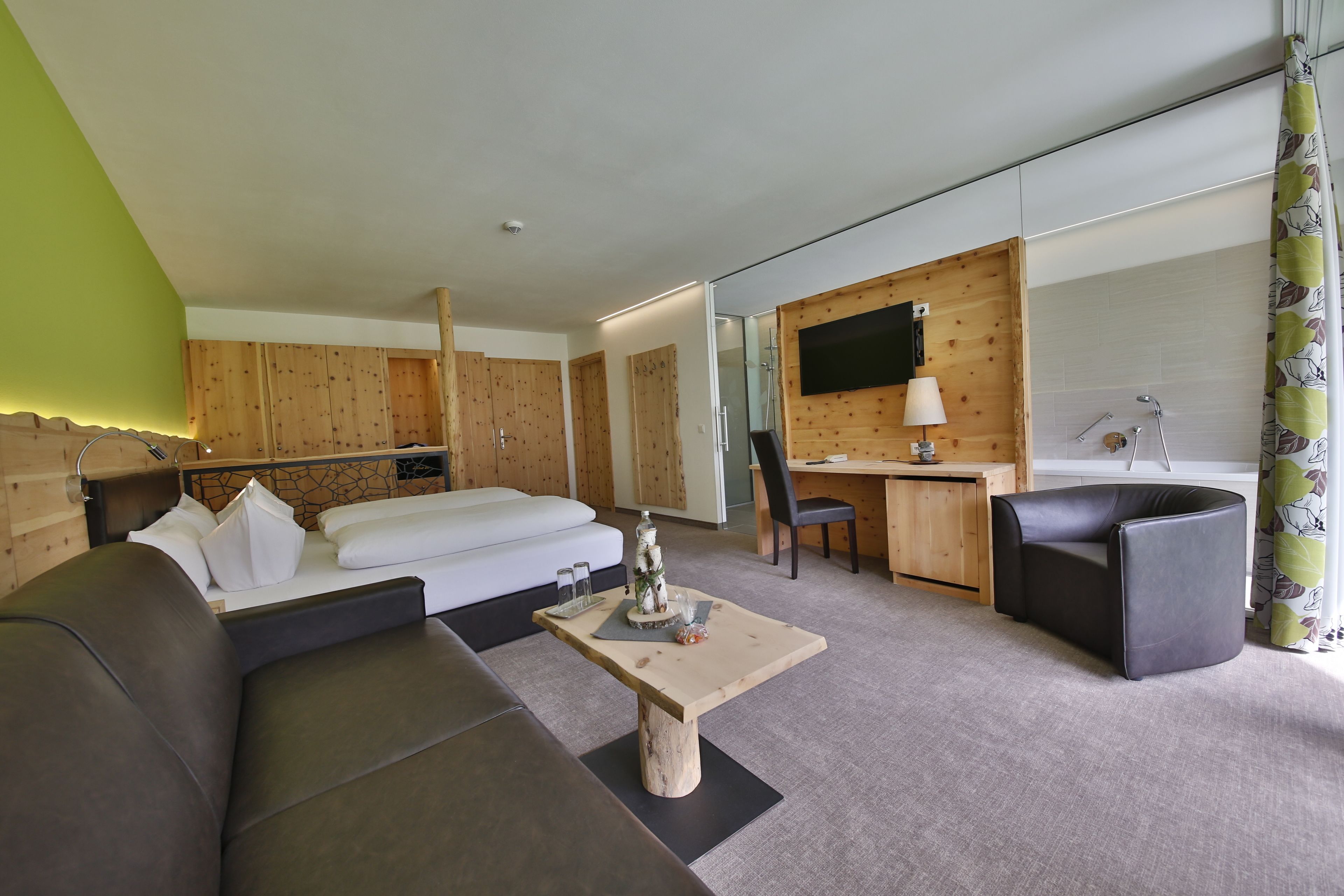 junior suite, lake view | minibar, desk, laptop workspace, cots/infant beds