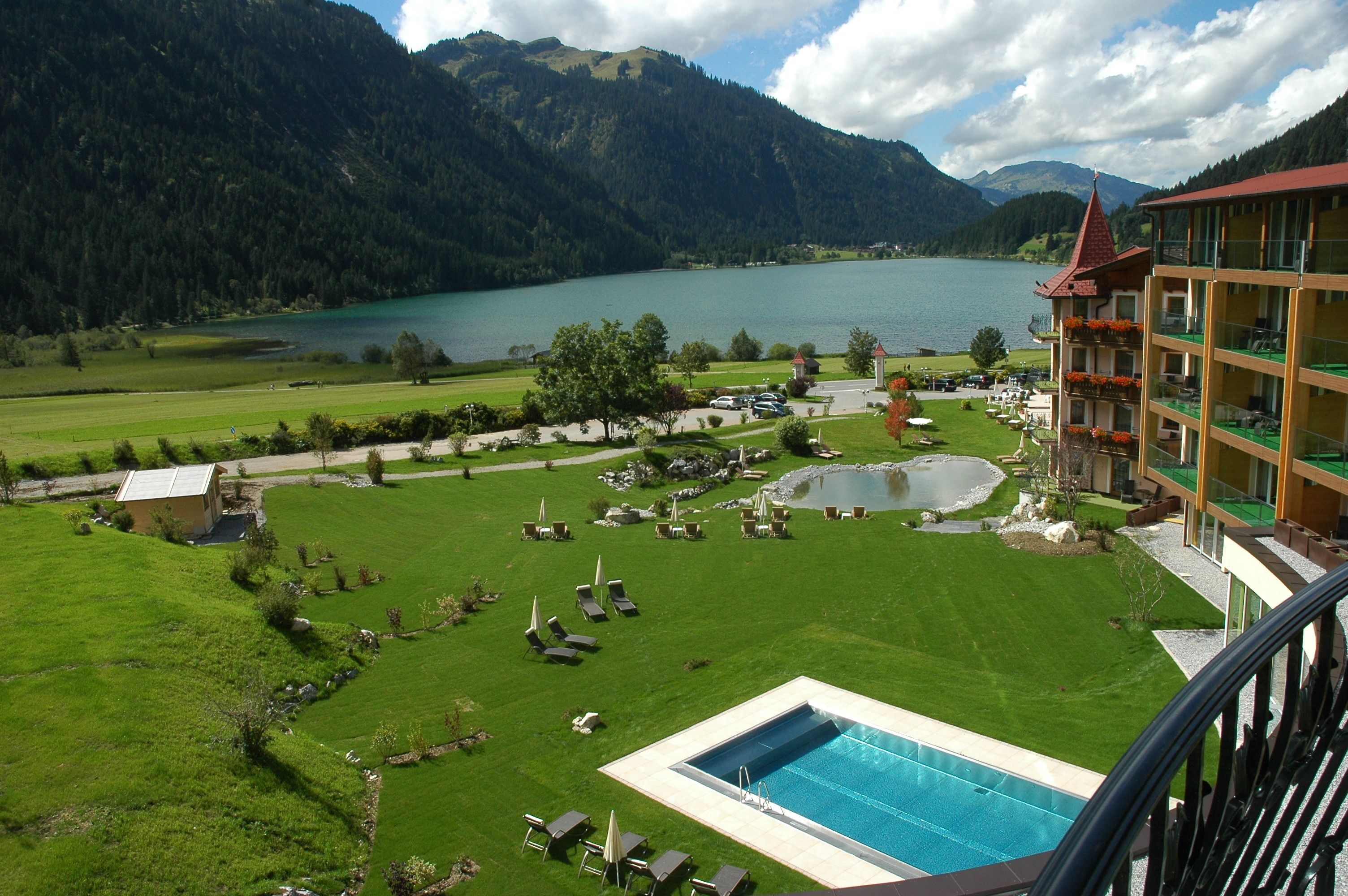 junior suite, lake view | garden view