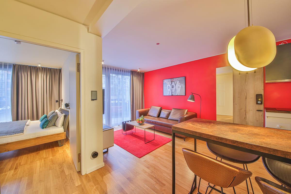 1 habitación, decoración personalizada y muebles diferentes