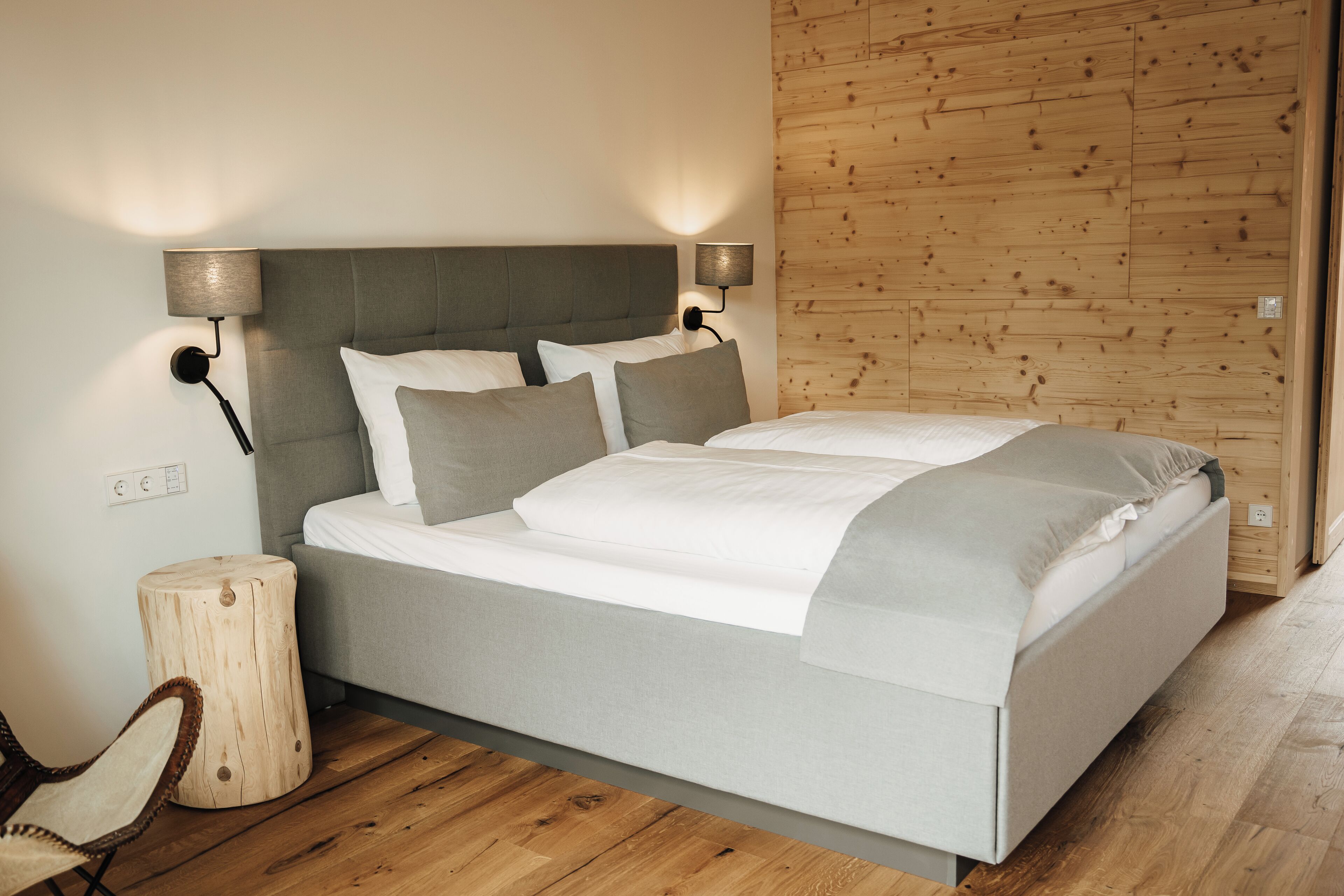 desk, blackout curtains, iron/ironing board, free wifi