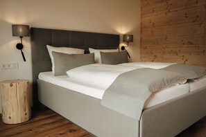 Desk, blackout drapes, iron/ironing board, free WiFi - Landhaus Engel (Geislingen)