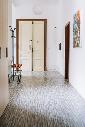 Four Seasons Apartment