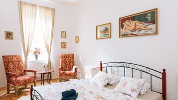 Apartemen Eksekutif, pemandangan kota | Meja kerja, Wi-Fi gratis, dan seprai linen