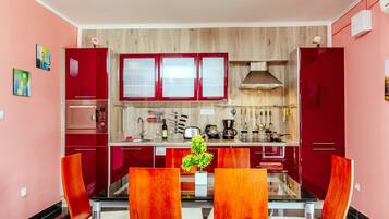 Fridge, microwave, oven, dishwasher