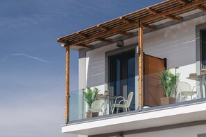 Balcony - White Canvas Boutique Studios (Zakynthos)