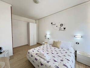 Double Room | In-room safe, desk, free WiFi, bed sheets - Il Veliero (Levanto)