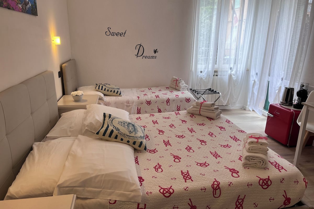 Una cassaforte in camera, una scrivania, Wi-Fi gratuito, lenzuola