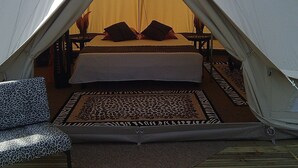 Tent (Saharienne) | Blackout drapes, iron/ironing board (on request) - Alpagâterie (Juillac)