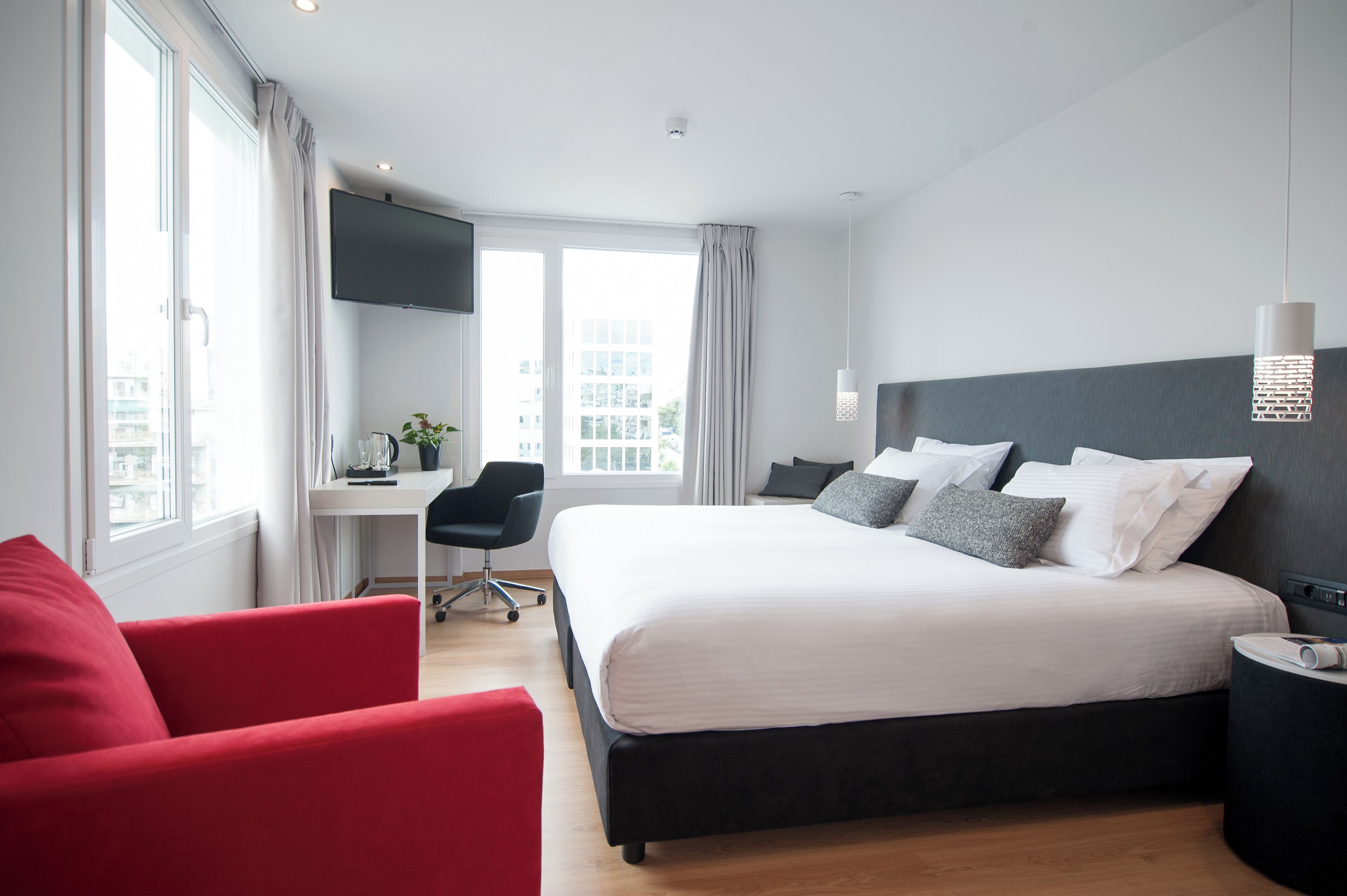 deluxe double or twin room | 1 bedroom, hypo-allergenic bedding, in-room safe, desk