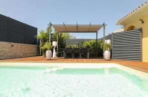 Outdoor pool, a heated pool