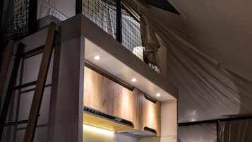 Tente Deluxe, vue lac | Coin cuisine privé